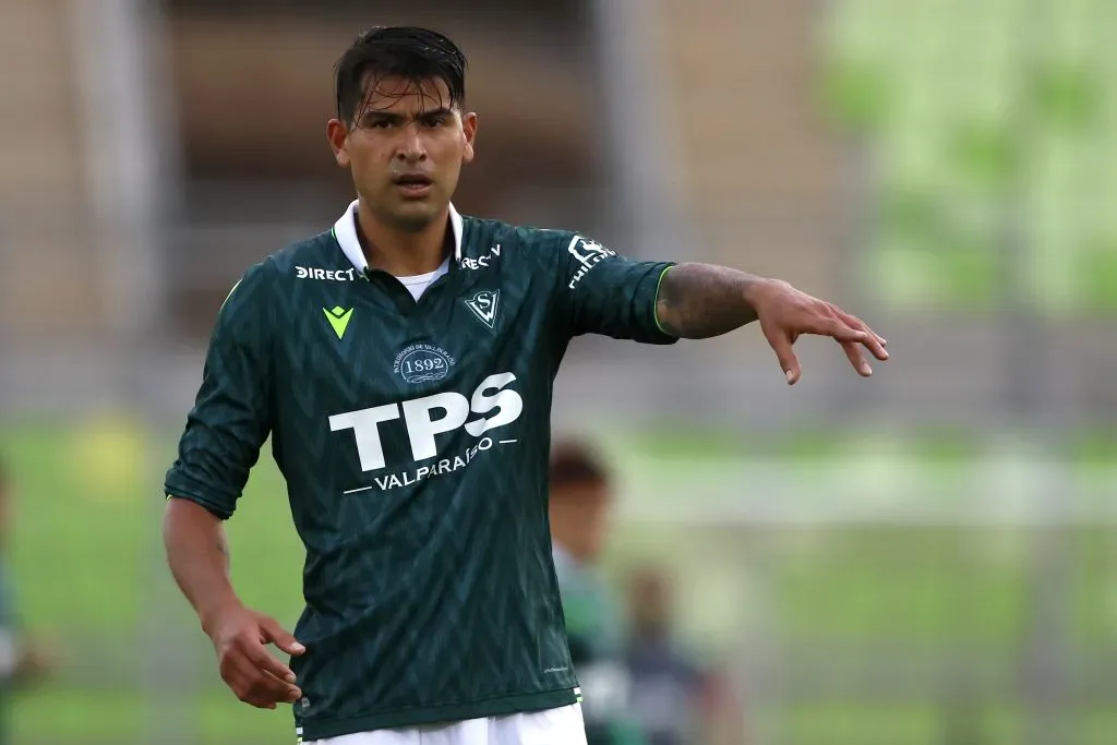 Enzo Gutiérrez dejó una buena imagen en Santiago Wanderers. Imagen: Photosport