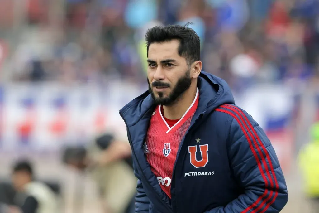 Johnny Herrera sabe que la U no puede ceder más puntos. Imagen: Photosport