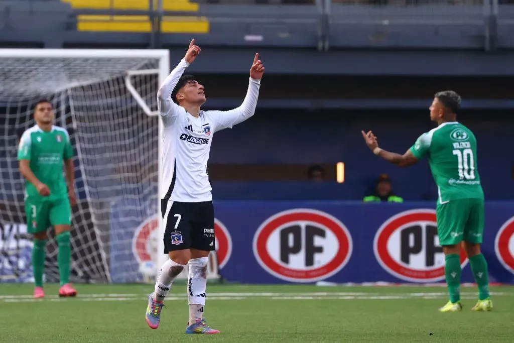 Francisco Marchant marcó su primer gol como profesional, le cambió la cara a Colo Colo y Arturo Vidal lo pidió en la Sub 20, aunque Jorge Almirón le puso freno. Foto: Photosport.