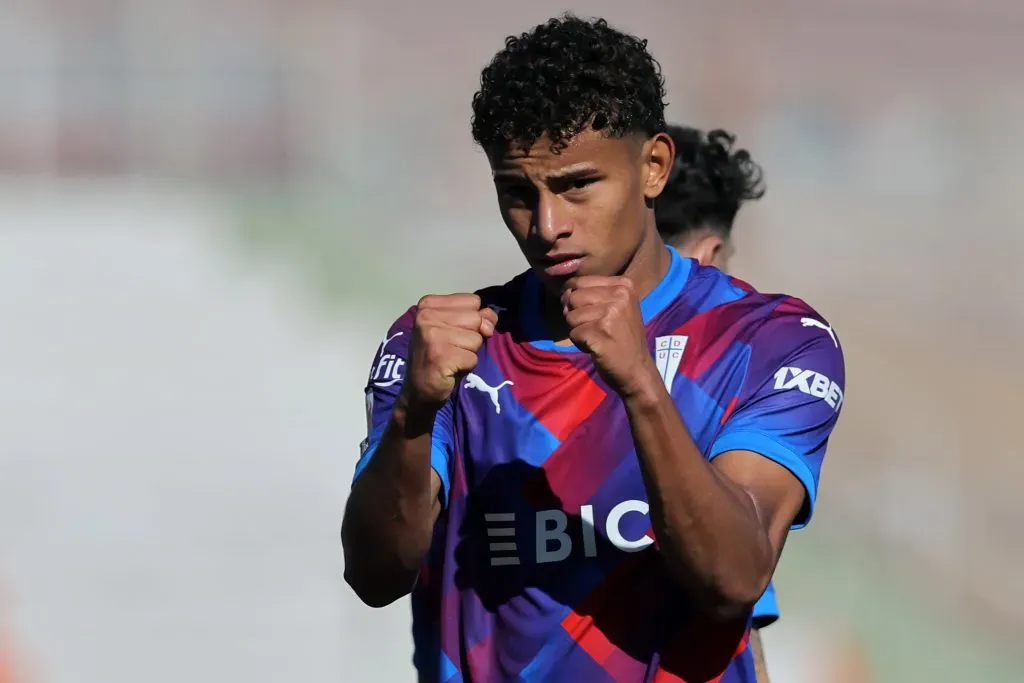 Juan Francisco Rossel suma dos goles en Universidad Católica durante 2025: uno en la Copa Chile y otro en la Liga de Primera. Suma 14 juegos. (Javier Torres/Photosport).
