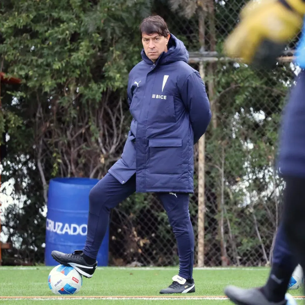 Daniel Garnero no le da descanso a Universidad Católica para hundir a Colo Colo. Foto: Cruzados.