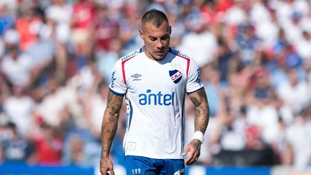 Eduardo Vargas apenas anotó dos goles en su paso por Nacional de Uruguay. ¿Son suficientes estos números para llegar a Universidad de Chile? | Foto: Archivo.