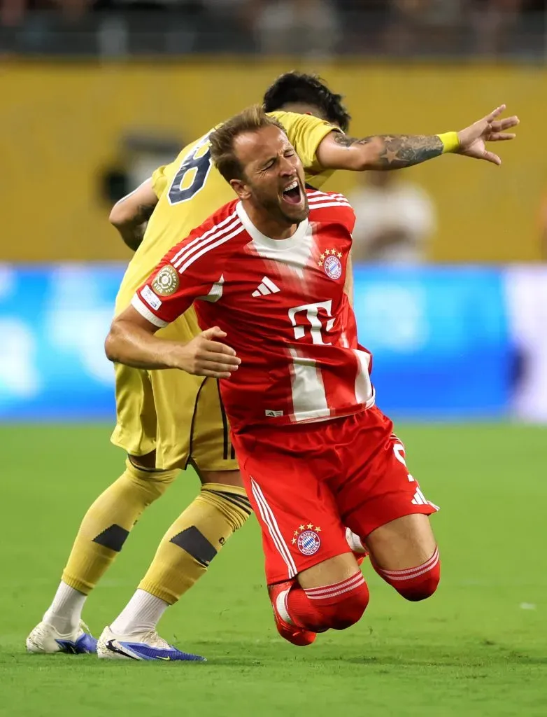 Carlos Palacios pegándole a Keane en el Mundial de Clubes | Getty Images