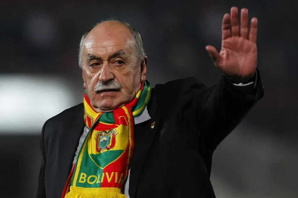 Xabier Azkargorta enfrentó a Chile en las Eliminatorias para el Mundial de Brasil 2014. (Marcelo Hernandez/Photosport).