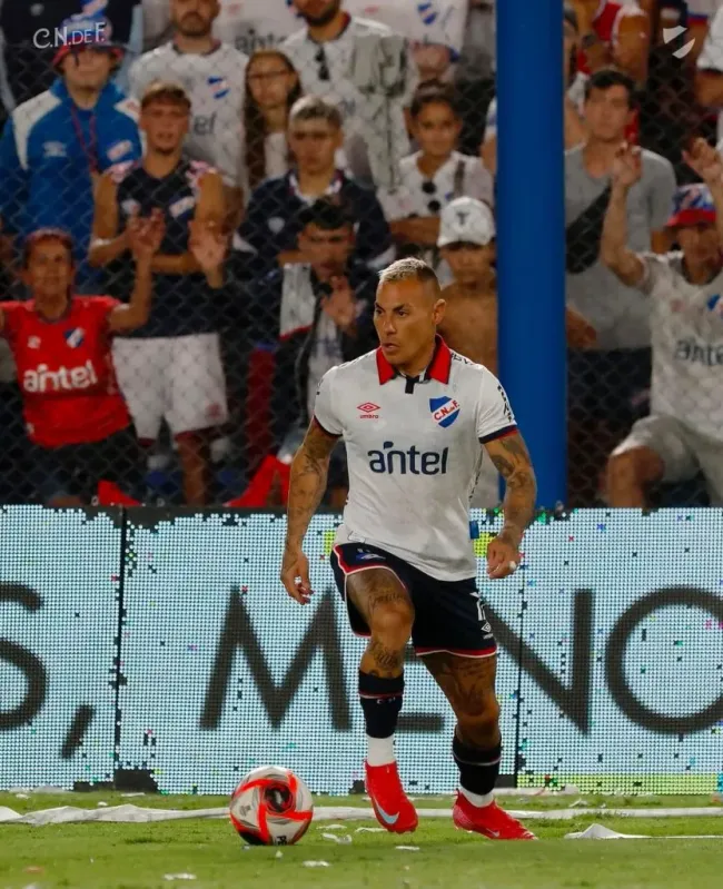 La aventura de Eduardo Vargas en Nacional se acaba y, justo cuando suena en la U, aparecieron dos ofertas. Foto: Nacional.