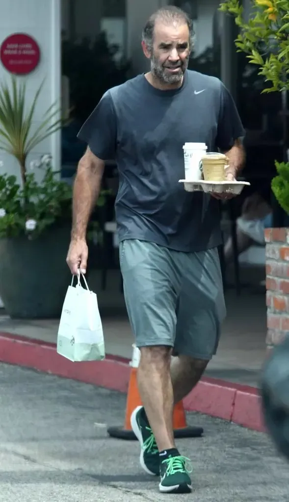 Pete Sampras es captado haciendo compras (Foto: People).