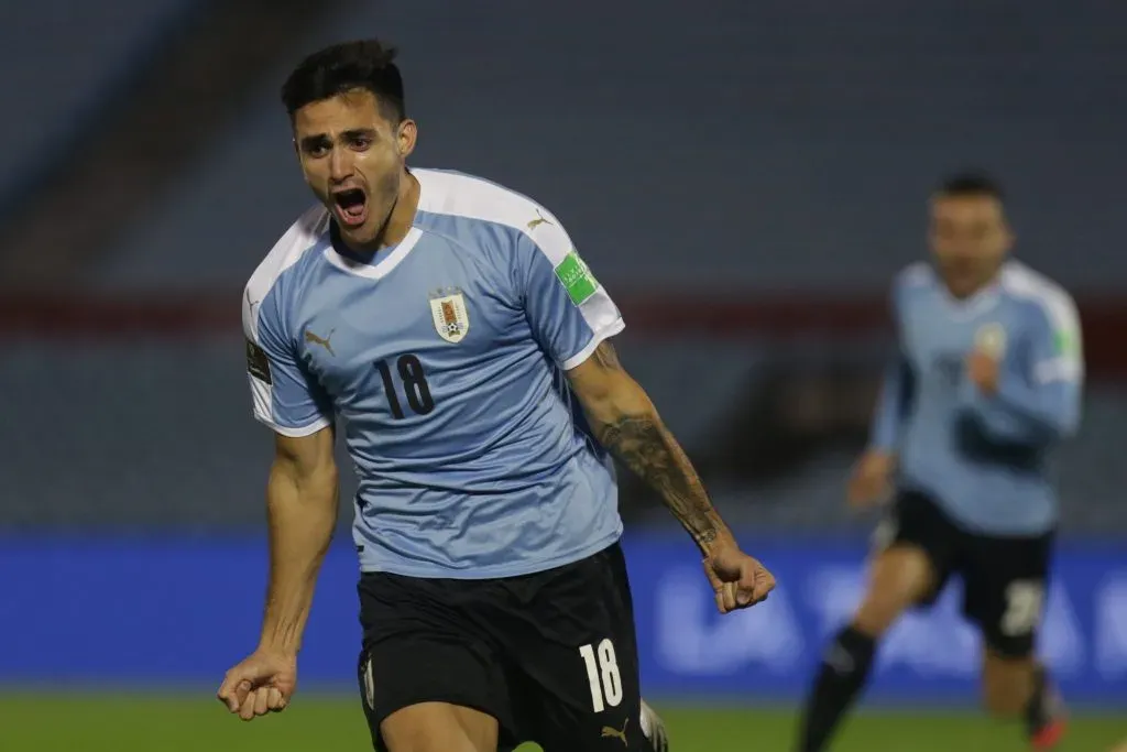 Así celebró Maxi Gómez ese gol ante Chile. (Matilde Campodonico-Pool/Getty Images).