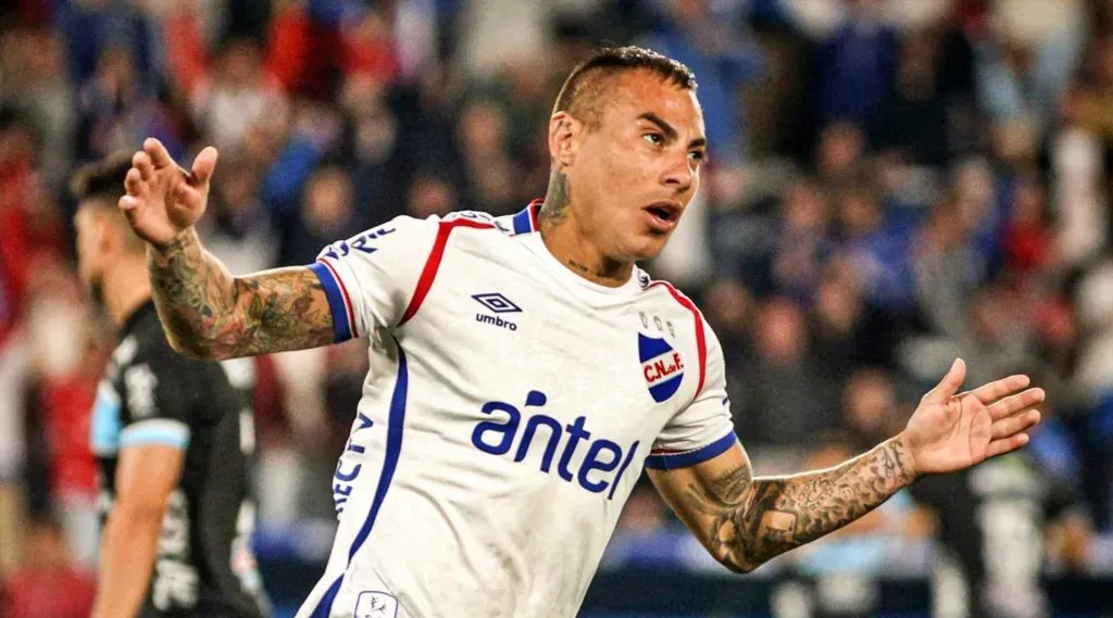 Eduardo Vargas está a detalles de dejar Nacional de Uruguay pero su retorno a la U se ve afectado por culpa de su agente. Foto: Nacional.