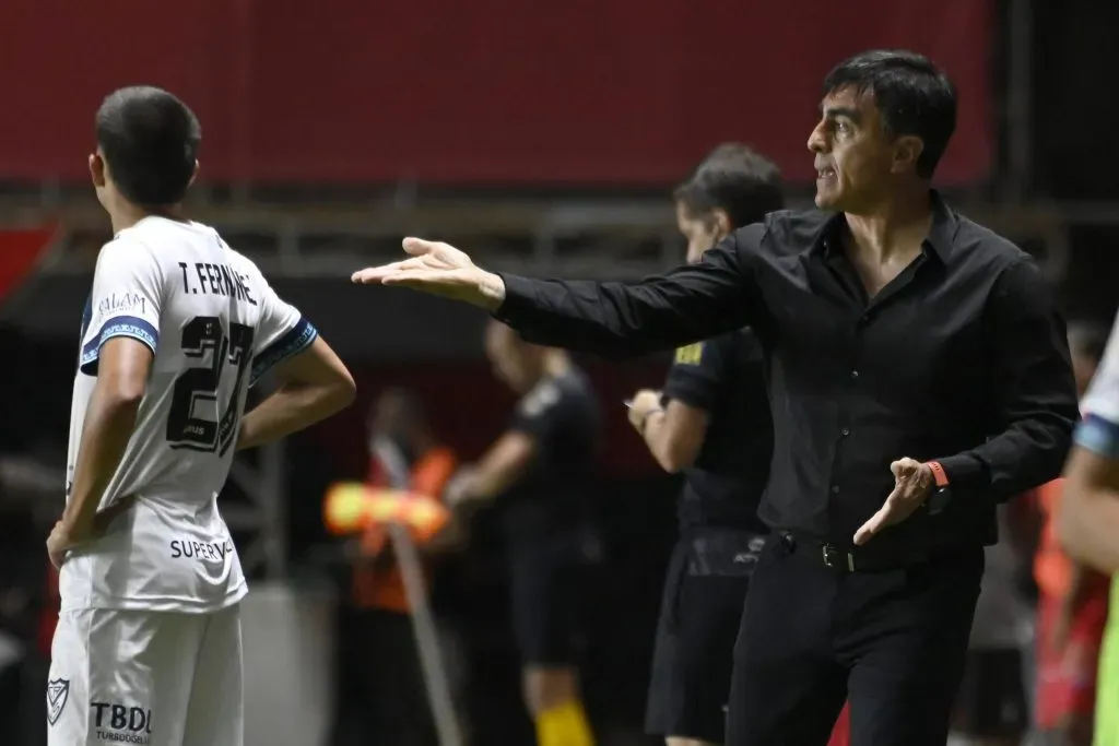 Gustavo Quinteros es una opción que aparece para dirigir a Chile