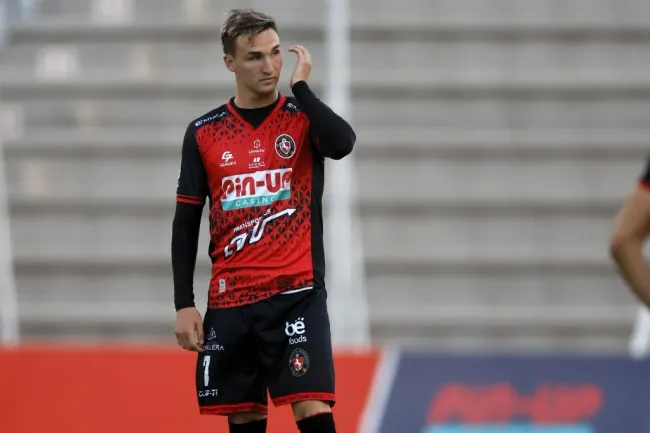 Paul Charpentier deja Deportes Limache para seguir con su carrera en el fútbol de Paraguay. | Foto: Photosport.