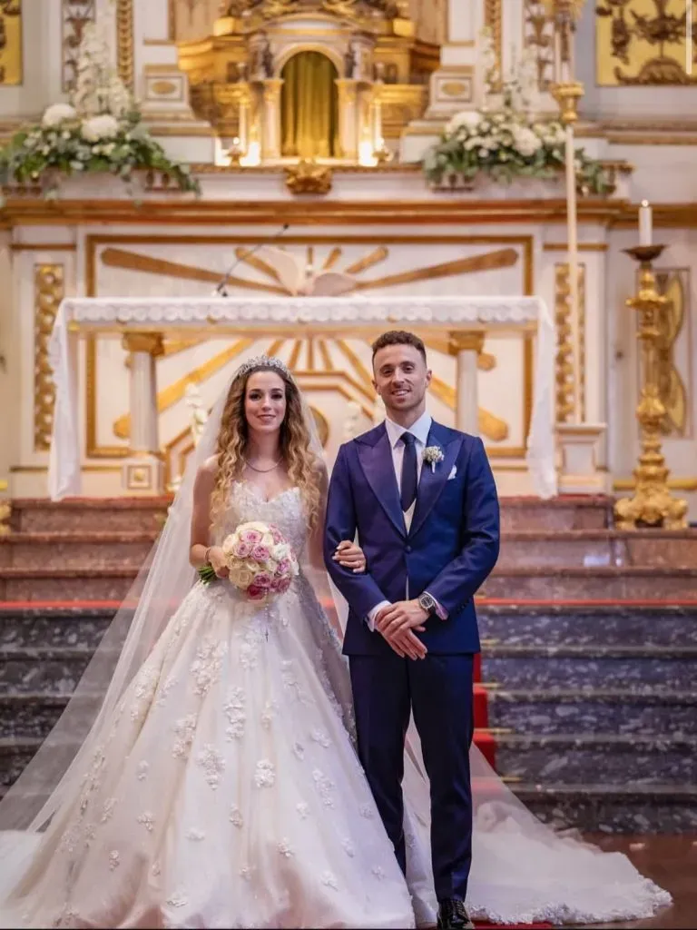 Fotos y videos de su matrimonio, hace tan sólo seis días, quedaron en sus redes sociales.