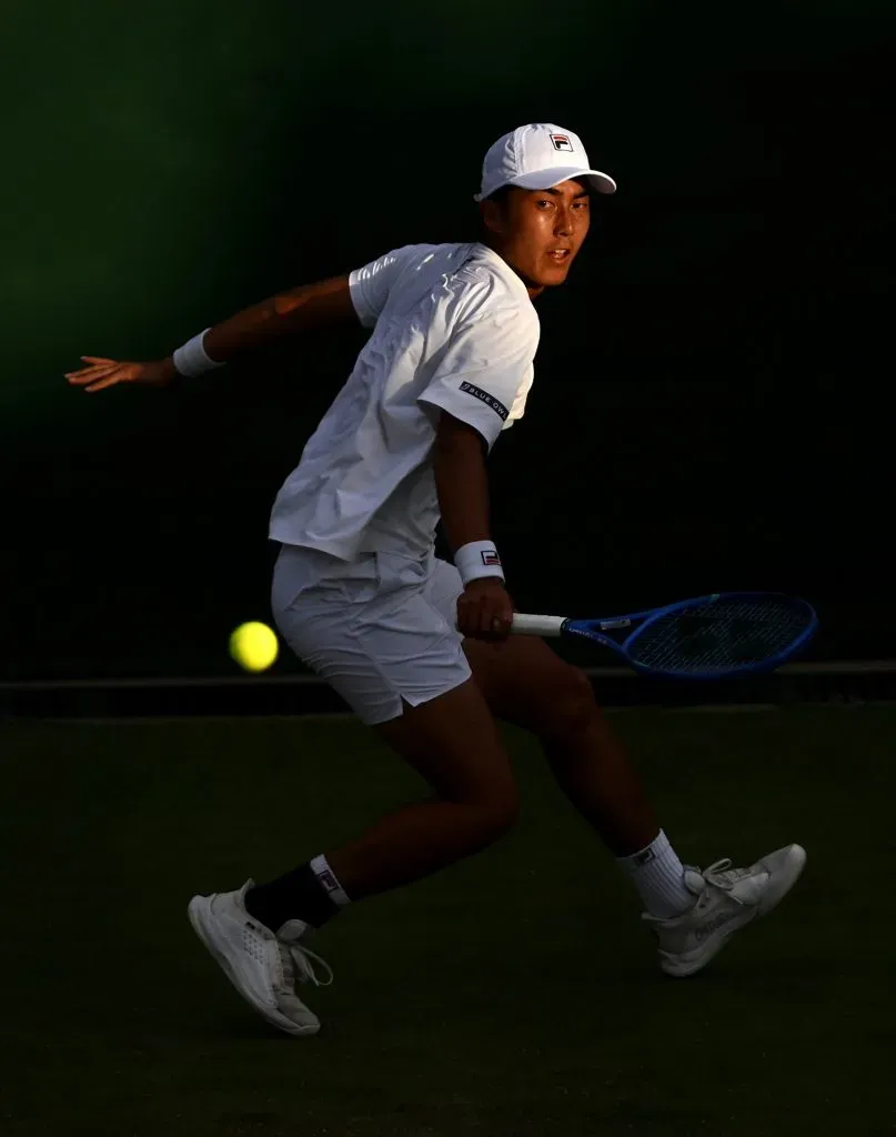 Rinky Hijikata durante su partido ante Ben Shelton en Wimbledon (Getty Images).