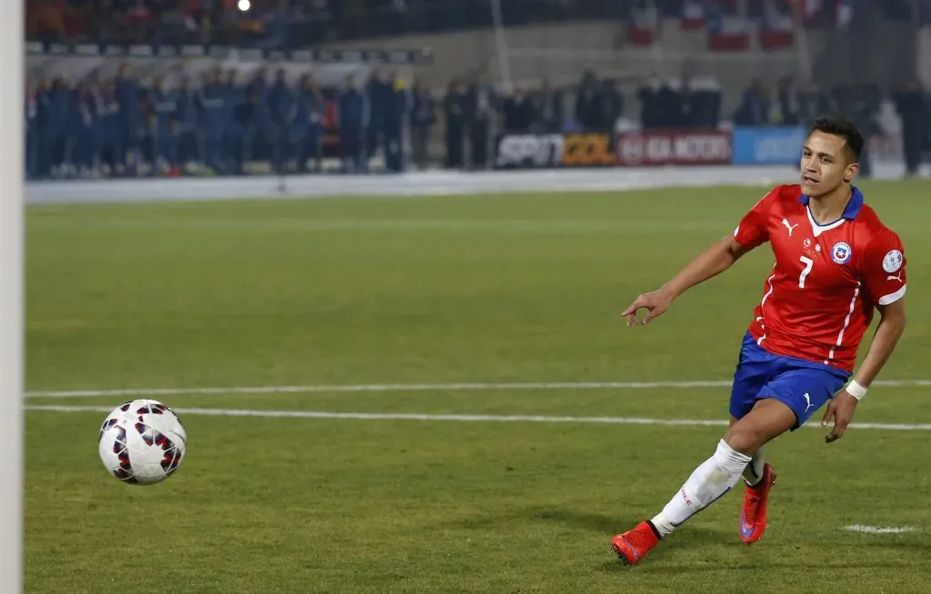 Inolvidable definición de Alexis Sánchez en el último penal de la tanda
