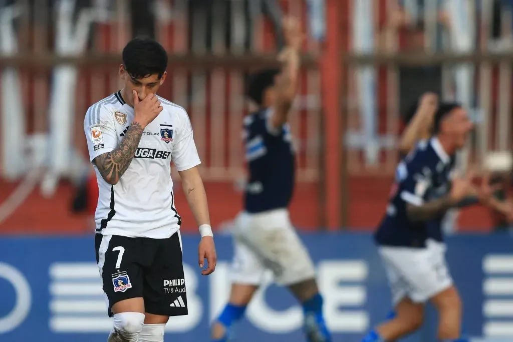 Francisco Marchant mientras la Católica festeja en Santa Laura. (Felipe Zanca/Photosport).