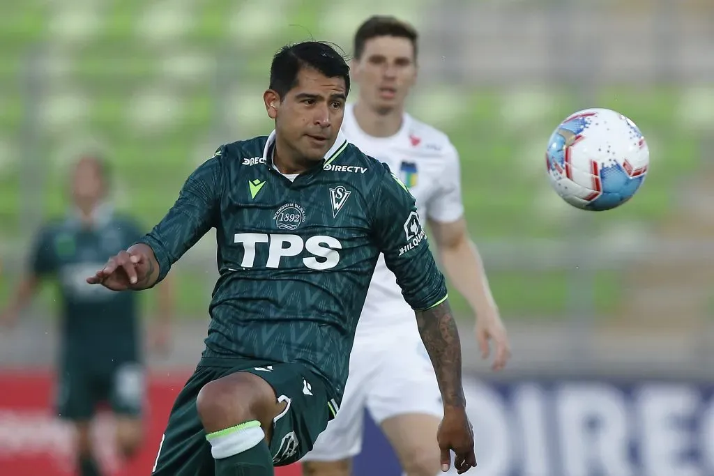 Enzo Gutiérrez tiene todo listo para volver a defender la camiseta de Santiago Wanderers. | Foto: Photosport.