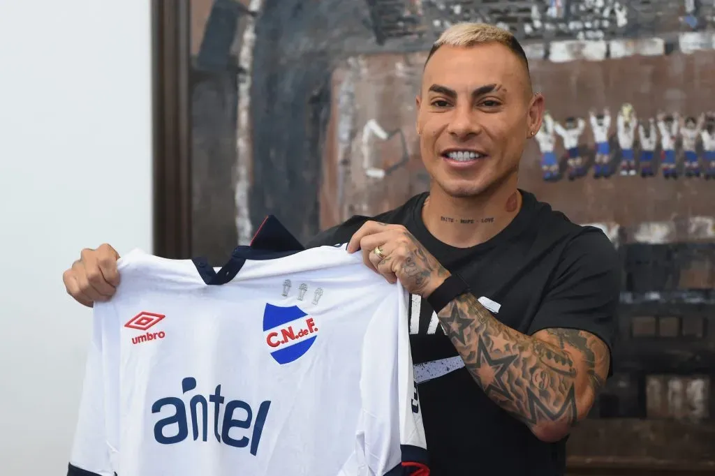 Eduardo Vargas regresó a Uruguay para entrenar. (Focouy/Photosport).