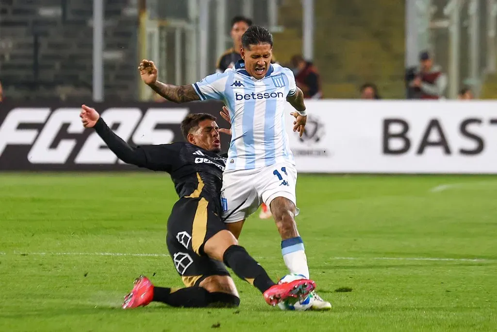 Alan Saldivia es observado por el fútbol brasileño. (Photo by Marcelo Hernandez/Getty Images)