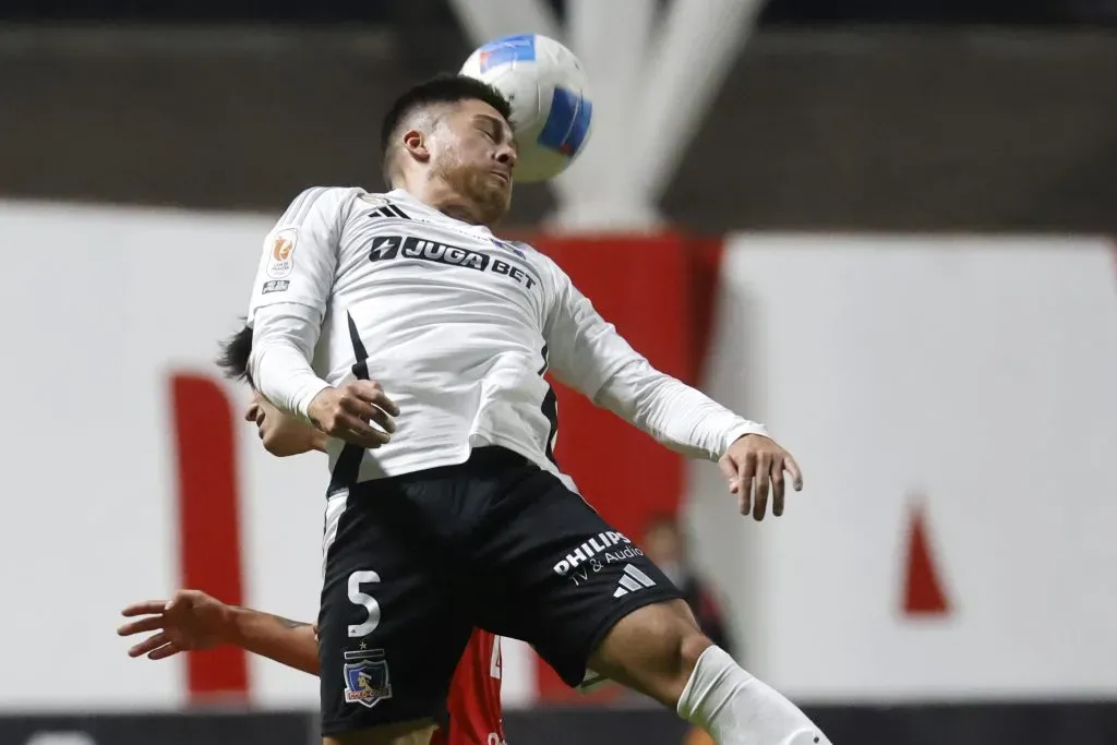 Víctor Felipe Méndes le baja la caña a las bajas en Colo Colo ante La Serena. Foto: Sebastian Cisternas/Photosport