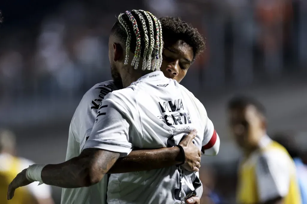 Neymar protege a Robinho Jr de las críticas en Brasil (Photo by Ricardo Moreira/Getty Images)