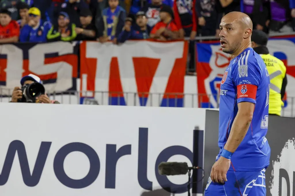 La U busca un fichaje para que le pelee el puesto a Marcelo Díaz. Foto: Andres Pina/Photosport