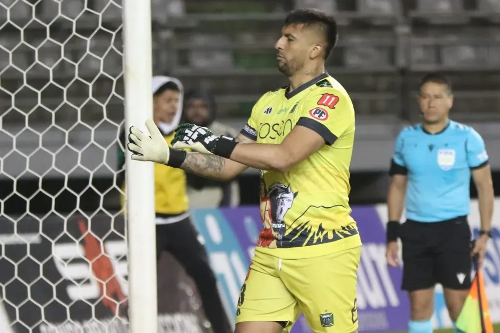 El Huevo Valencia lo confirmó: Yerko Urra perdió el puesto en Temuco. (Ricardo Ulloa/Photosport).