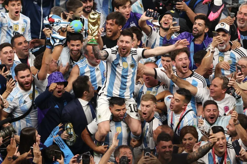 Messi con la Copa del Mundo, logro clave para situarse en el puesto 1 del ranking