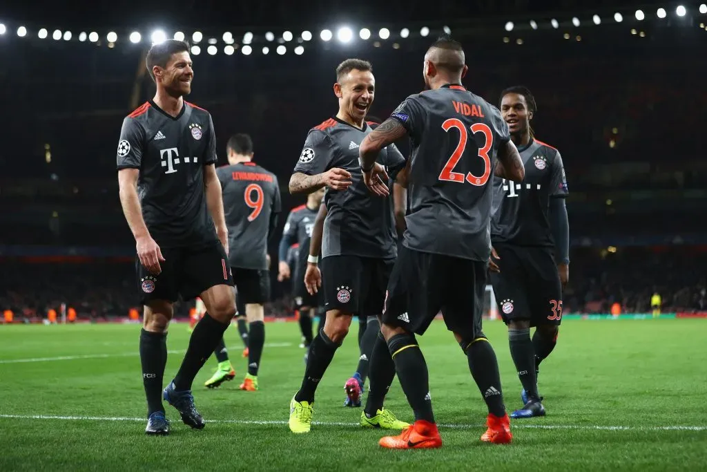 Vidal y Rafinha fueron compañeros en el Bayern Munich donde forjaron una fuerte amistad (Photo by Clive Mason/Getty Images)