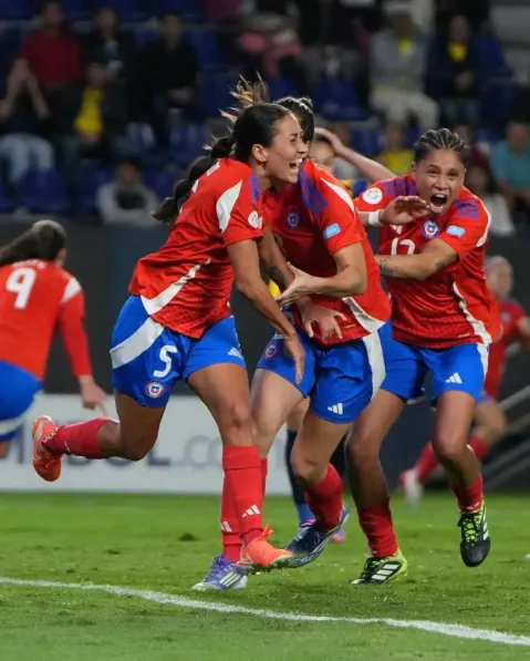 Nayadet López anotó su primer gol en La Roja Femenina, para marcar el 2-1 frente a Ecuador – @laroja vía Instagram.
