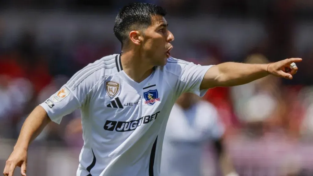 Tomás Alarcón no logra recuperarse de sus molestias en Colo Colo. Foto: Photosport.