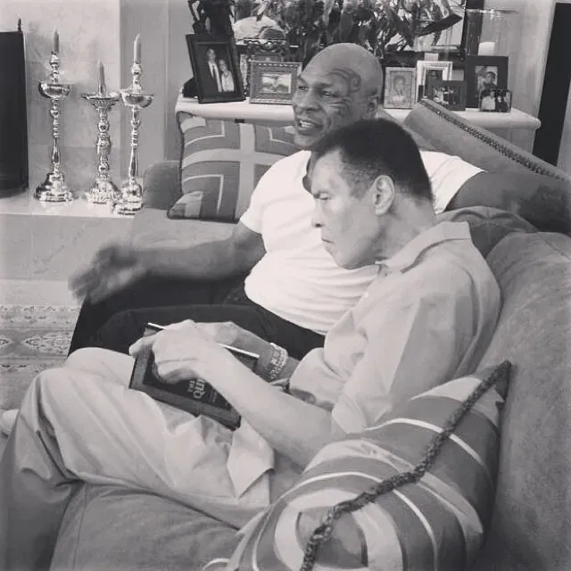 Nunca se enfrentaron en el ring, pero fuera de este fueron grandes amigos Tyson y Ali. (Foto: Mike Tyson)