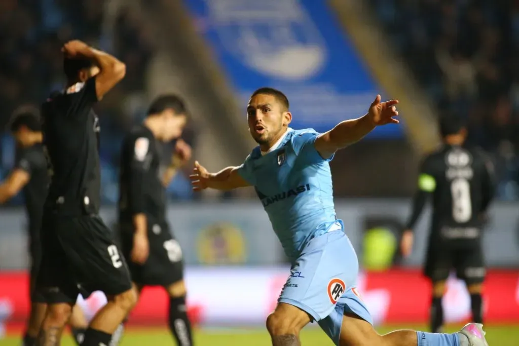 Así festejó César González su gol ante Audax Italiano. (Alex Diaz/Photosport).