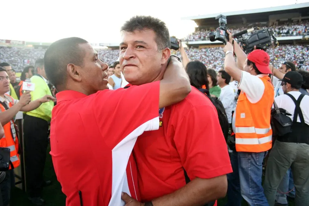 Claudio Borghi ganó tres títulos nacionales con Colo Colo bajo el formato de playoffs. | Foto: Photosport.