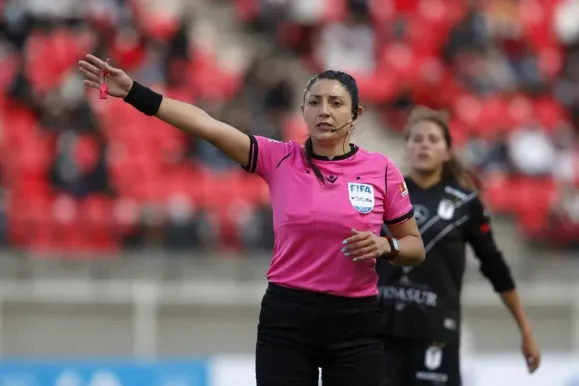 Dione Rissios (árbitra principal) – Carlos Parra, Comunicaciones ANFP