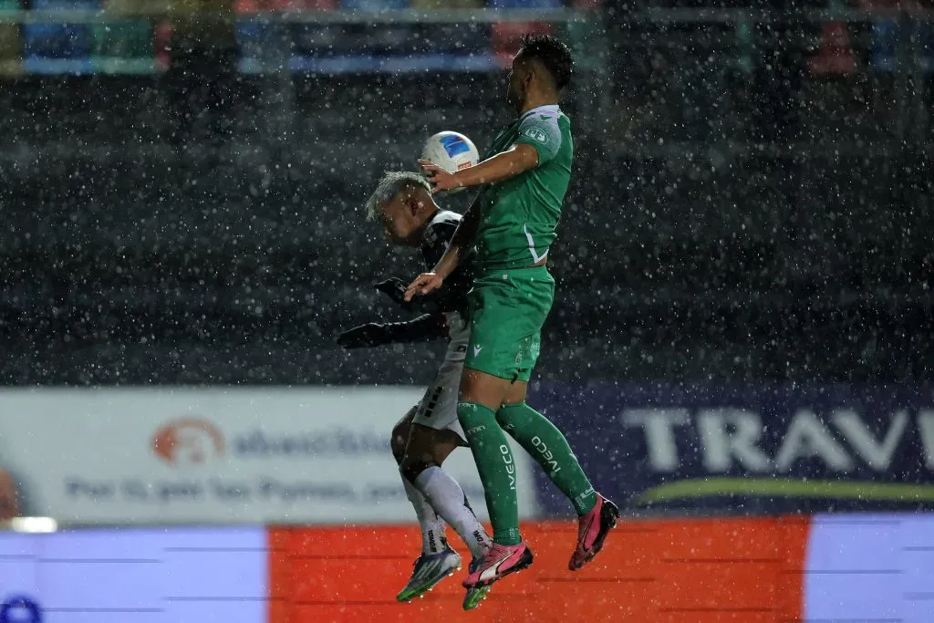 Jugar más, esa es la propuesta de la ANFP para saldar la deuda con TNT Sports. Foto: Javier Torres/Photosport