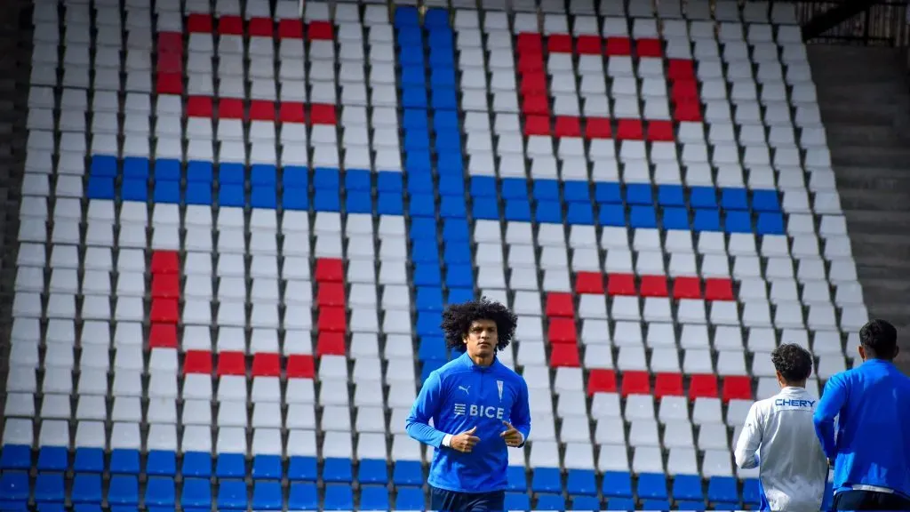 Universidad Católica realizó su práctica en el Claro Arena este martes. Foto: U. Católica.