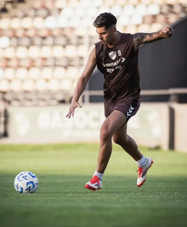 Maximiliano Rodríguez se quedará en Platense y no llega a la U. Foto: Instagram.