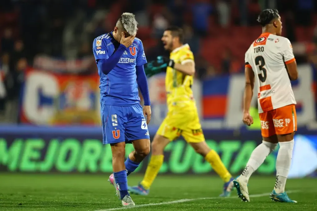 Leandro Fernández se lamenta y Jorge Pinos celebra. Foto: Javier Torres/Photosport