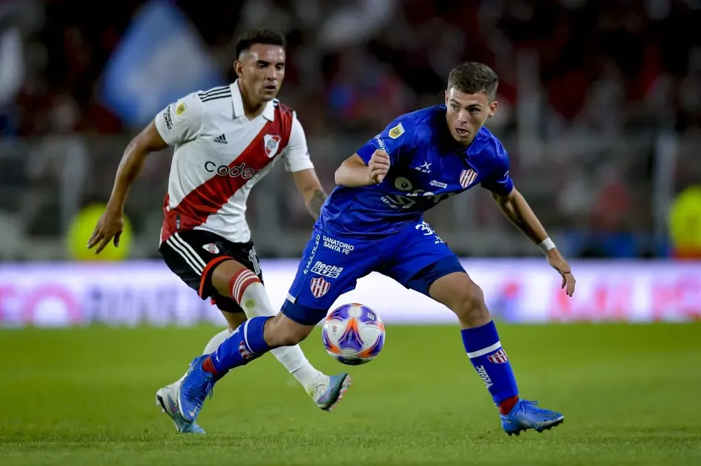 Jerónimo Dómina ante River Plate: suma ocho goles y tres asistencias en 77 partidos por Unión Santa Fe. (Marcelo Endelli/Getty Images).