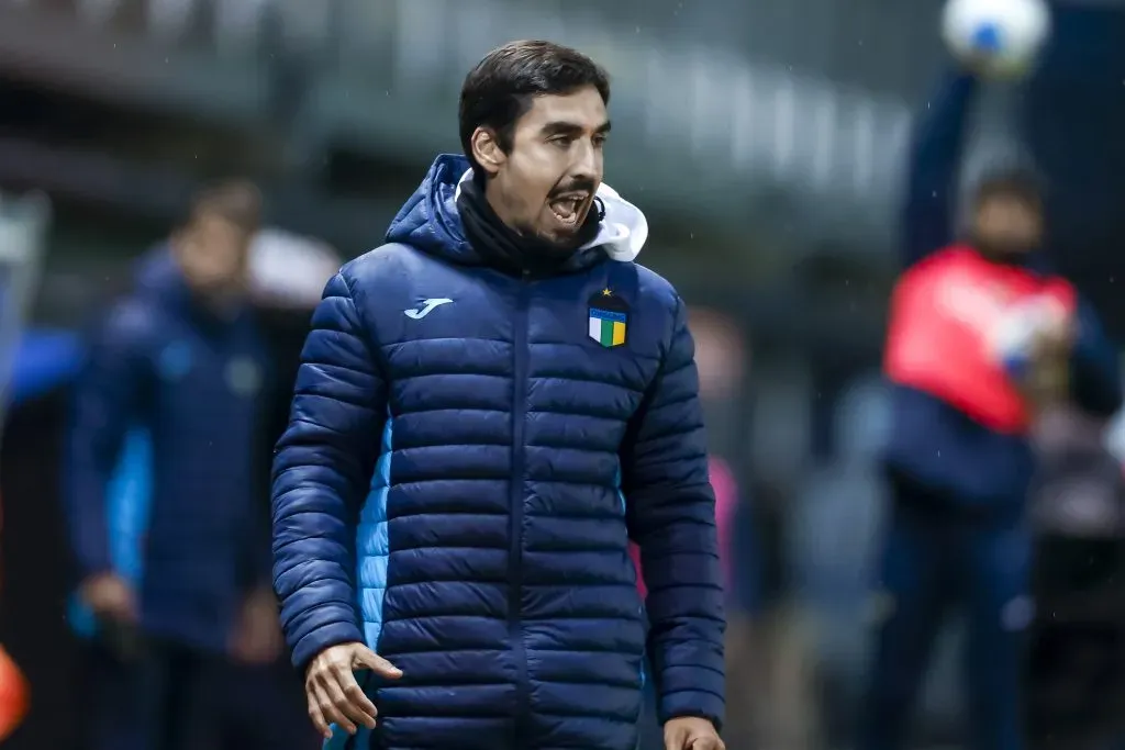 Francisco Meneghini fue muy contundente en torno a la situación de Joaquín Montecinos. (Pepe Alvujar/Photosport).