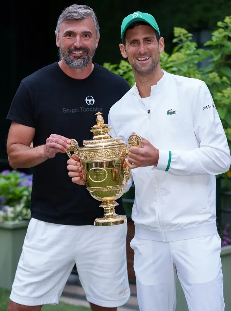 Goran Ivanisevic y Novak Djokovic en 2021 (Getty Images).