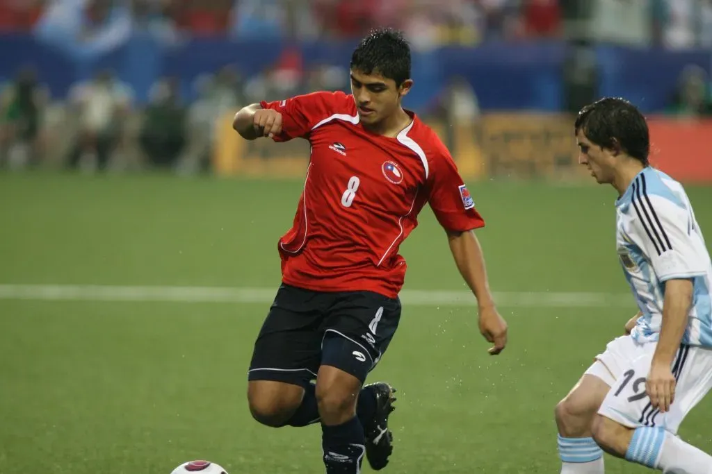 Otra imagen del Dago Currimilla en acción con la Roja Sub 20 en Canadá 2007. (Photosport).