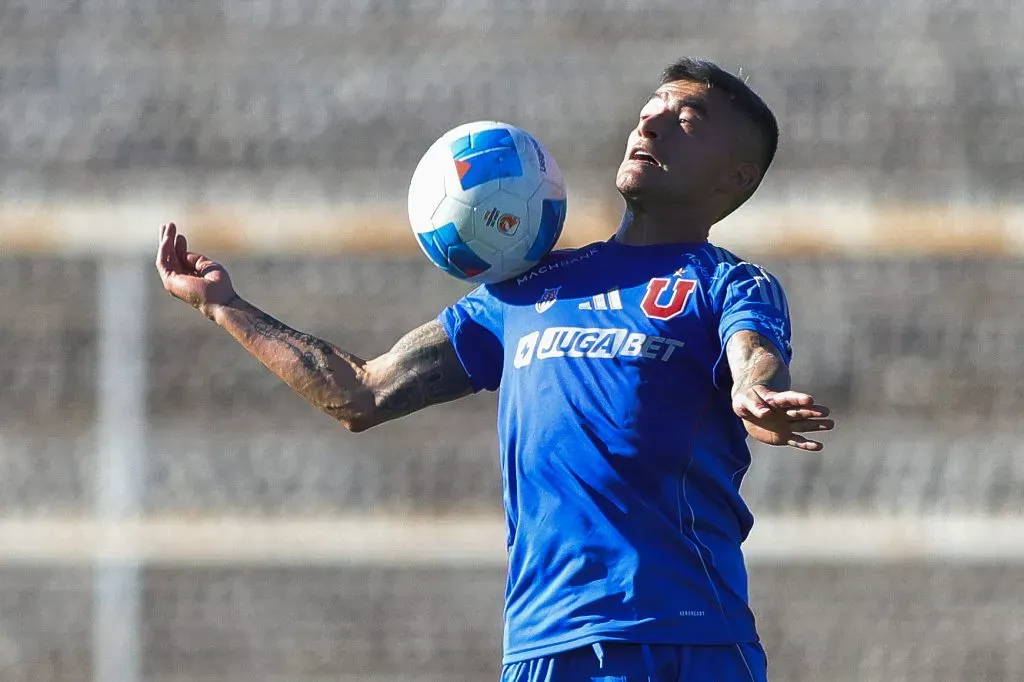 Charles Aránguiz no estará en la nómina de la Roja para jugar ante Brasil y Uruguay
