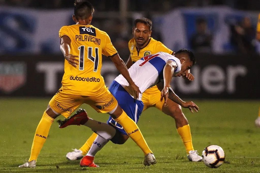 Matías Palavecino y su debut internacional ante Universidad Católica en la Libertadores 2019 | Getty Images