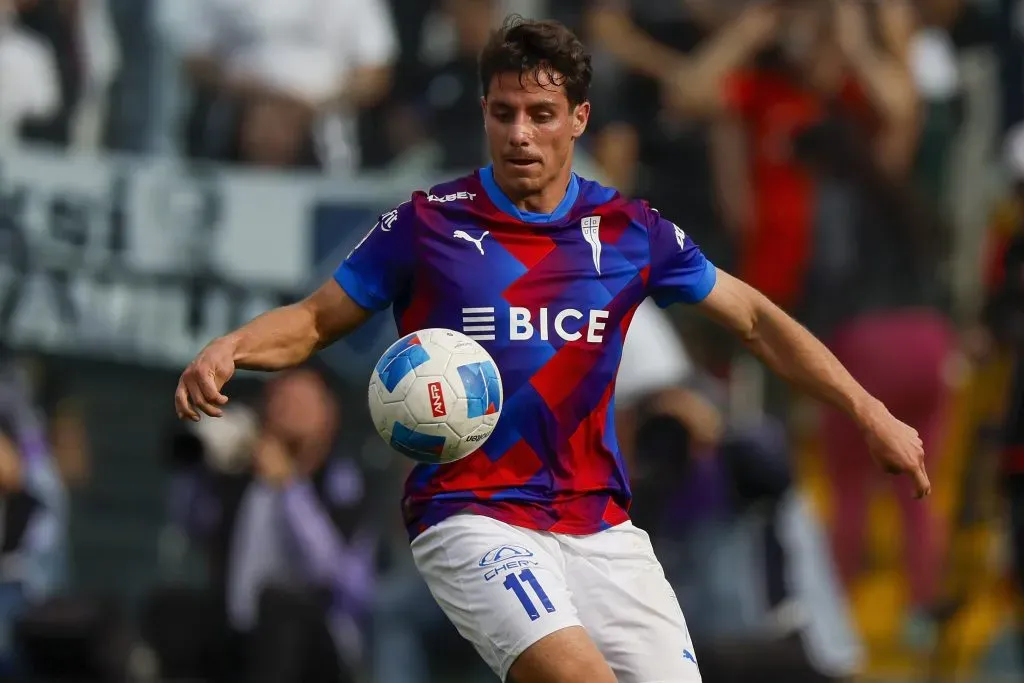 Clemente Montes tuvo un gran partido en el estadio Monumental. (Andres Pina/Photosport).