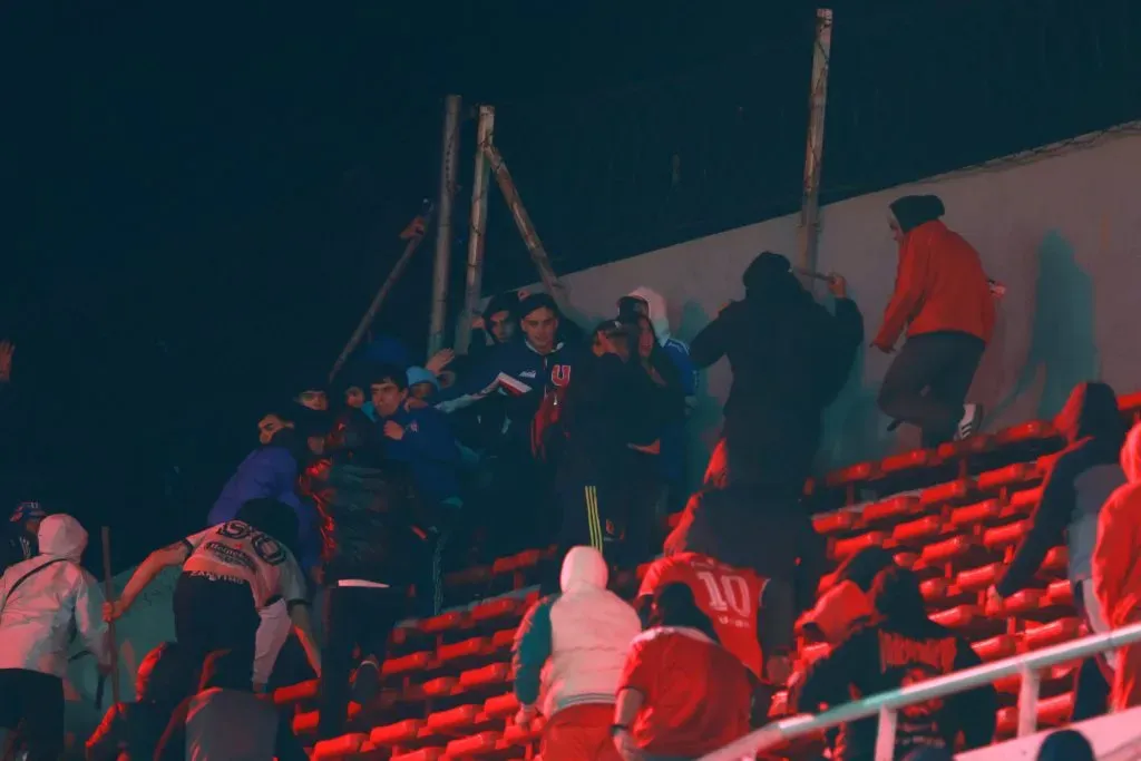 Los hinchas de la U vivieron un infierno en Avellaneda