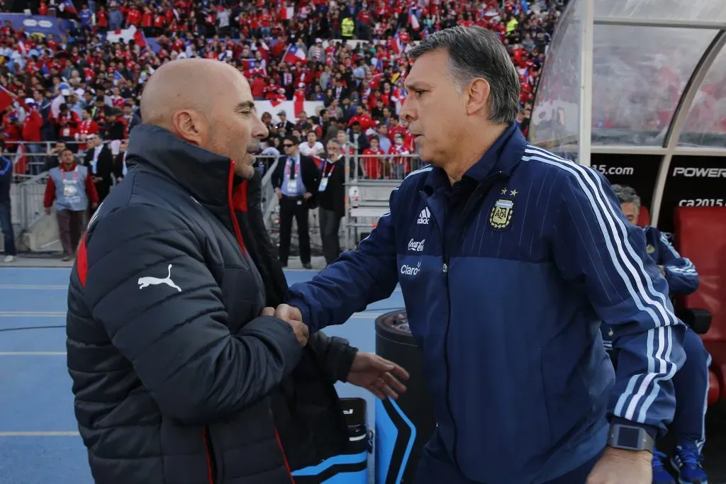 Jorge Sampaoli y el Tata Martino en la final de la Copa América 2015. (Marcelo Hernandez/Photosport).