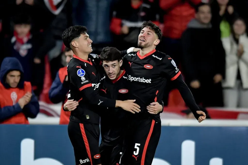 Galdames y Felipe Loyola han sido muy criticados tras los incidentes ocurridos entre Independiente y Universidad de Chile. (Foto: Marcelo Endelli/Getty Images)