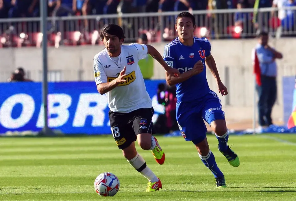 Lucas Wilchez en acción ante Universidad de Chile en su época de jugador de Colo Colo. (MARTIN THOMAS/PHOTOSPORT).