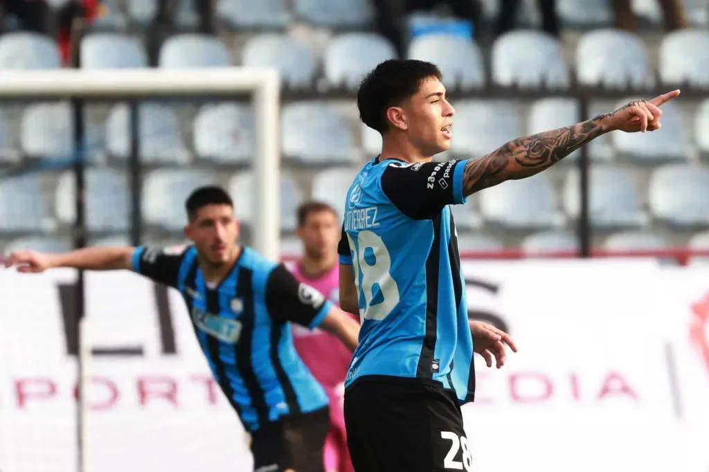 Maximiliano Gutiérrez celebra con Huachipato. (Eduardo Fortes/Photosport).