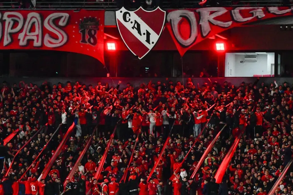 Un grupo de hinchas de Independiente en Chile se vio obligada a volver a Argentina tras la noche del terror en Avellaneda. | Foto: Photosport.